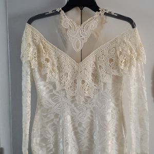 Women's wedding dress